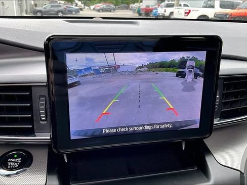 Used 2020 Ford Explorer XLT w/ Equipment Group 202A AWD/4WD image 23
