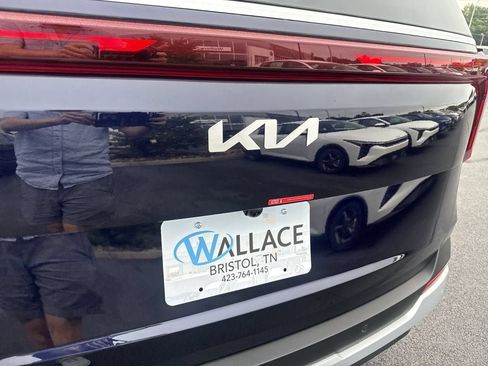 New 2026 Kia Carnival EX FWD image 6