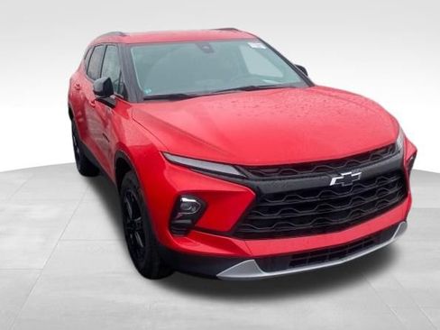 Used 2024 Chevrolet Blazer LT w/ Midnight/Sport Edition image 2