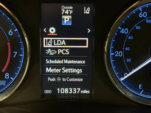 Used 2017 Toyota Corolla SE w/ SE Premium Package FWD image 23