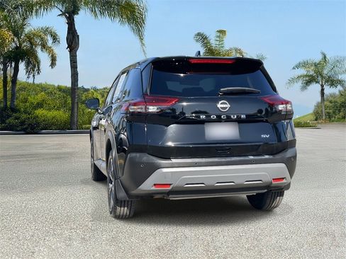 Certified 2023 Nissan Rogue SV image 3