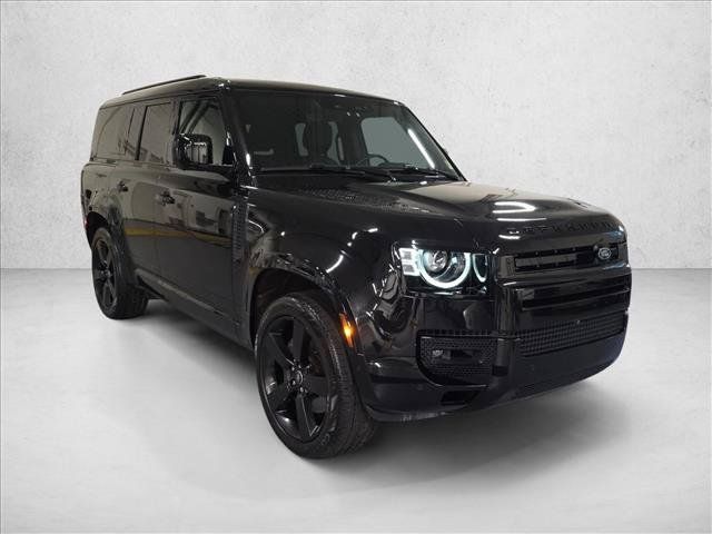 Used 2025 Land Rover Defender 130 X-Dynamic SE AWD/4WD image 3