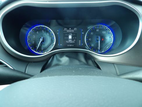 Used 2017 Chrysler Pacifica Touring-L FWD image 14