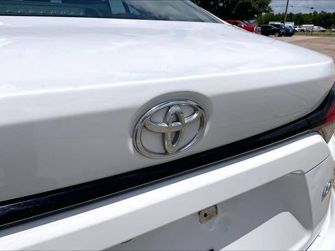 Used 2021 Toyota Corolla LE FWD image 27