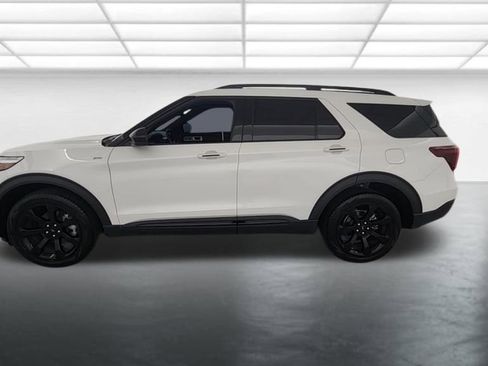Used 2023 Ford Explorer ST-Line w/ Class IV Trailer Tow Package image 4