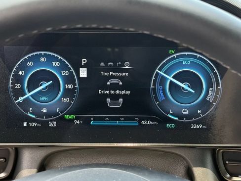 Used 2025 Hyundai Elantra SEL FWD image 32