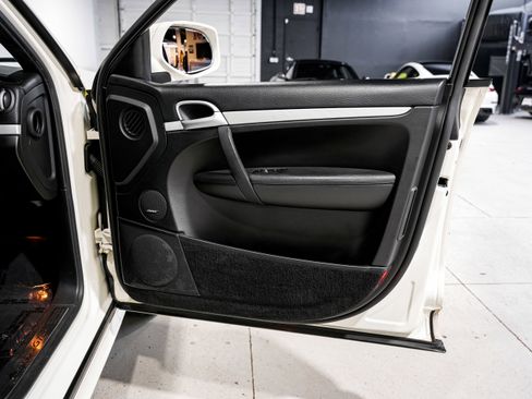 Used 2010 Porsche Cayenne GTS image 22