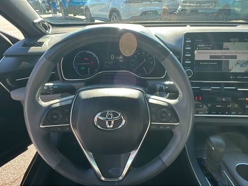Used 2019 Toyota Avalon XLE image 26