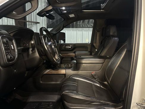 Used 2020 Chevrolet Silverado 2500 High Country w/ Z71 Off-Road Package image 36