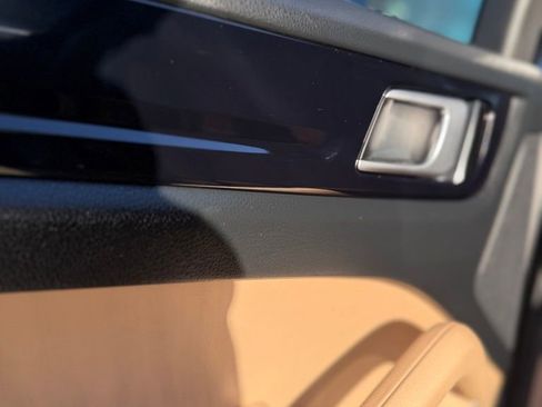 Used 2020 Porsche Cayenne image 18