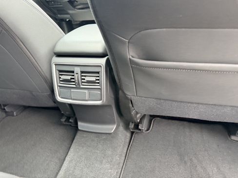 Used 2023 Subaru Forester Premium AWD/4WD image 23