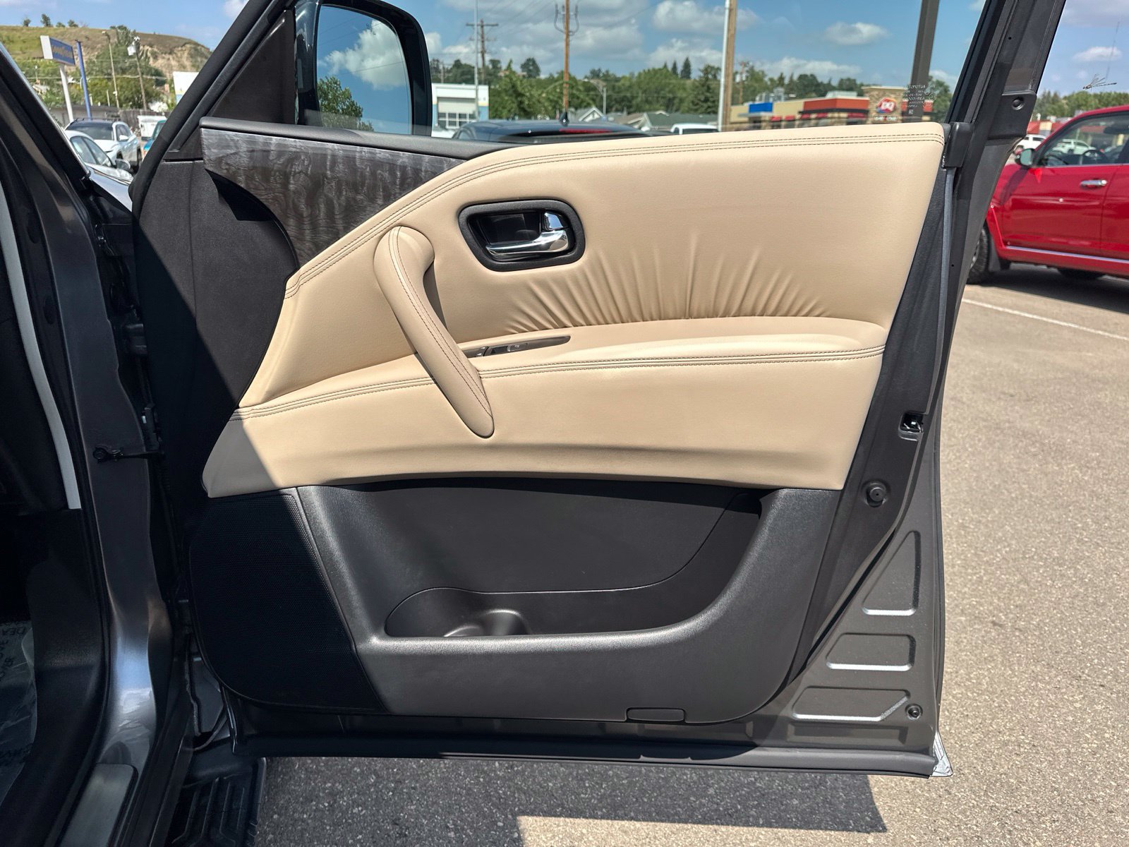 Used 2024 Nissan Armada Platinum w/ Cargo Package AWD/4WD image 47