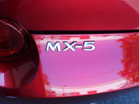 Used 2022 MAZDA MX-5 Miata Grand Touring RWD image 34