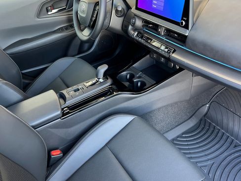 New 2026 Toyota Prius XLE image 17