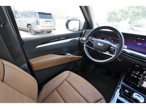 New 2026 Cadillac Escalade Luxury w/ Touring Package AWD/4WD image 8