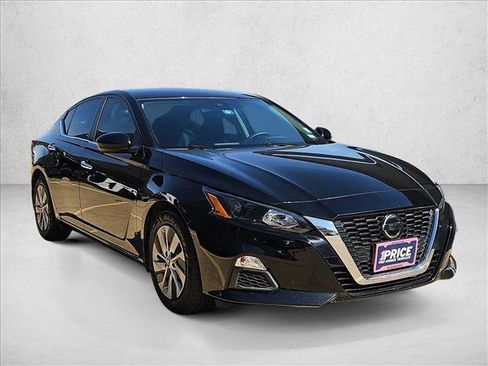 Used 2022 Nissan Altima 2.5 S image 3