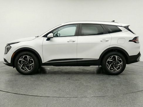 Used 2025 Kia Sportage LX image 5