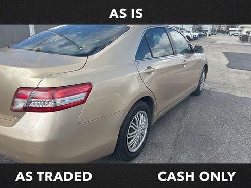 Used 2011 Toyota Camry LE image 8