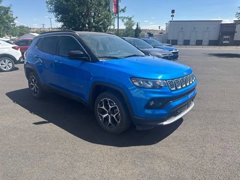 Used 2025 Jeep Compass Limited AWD/4WD image 2