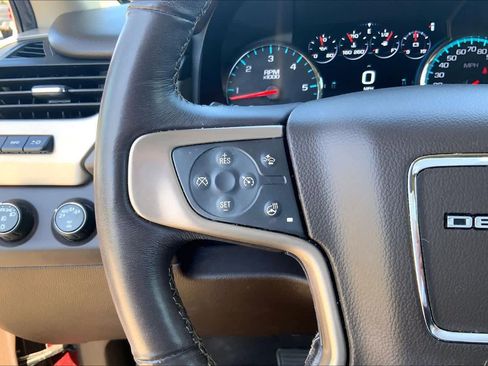 Used 2020 GMC Yukon Denali w/ Denali Premium Package AWD/4WD image 22