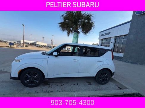 Used 2020 Kia Soul EX image 3