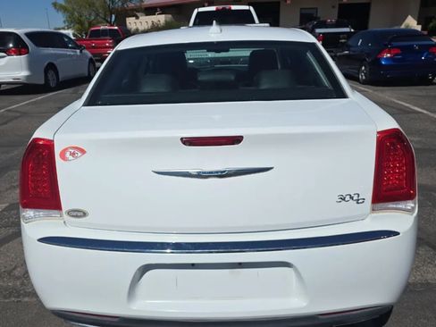Used 2016 Chrysler 300 C image 5