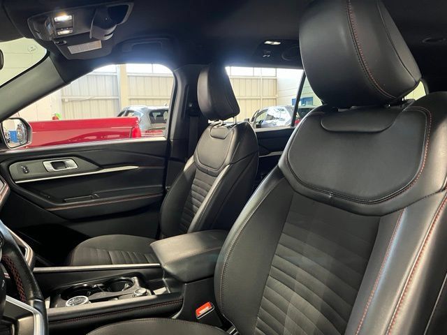 Used 2025 Ford Explorer ST-Line AWD/4WD image 24