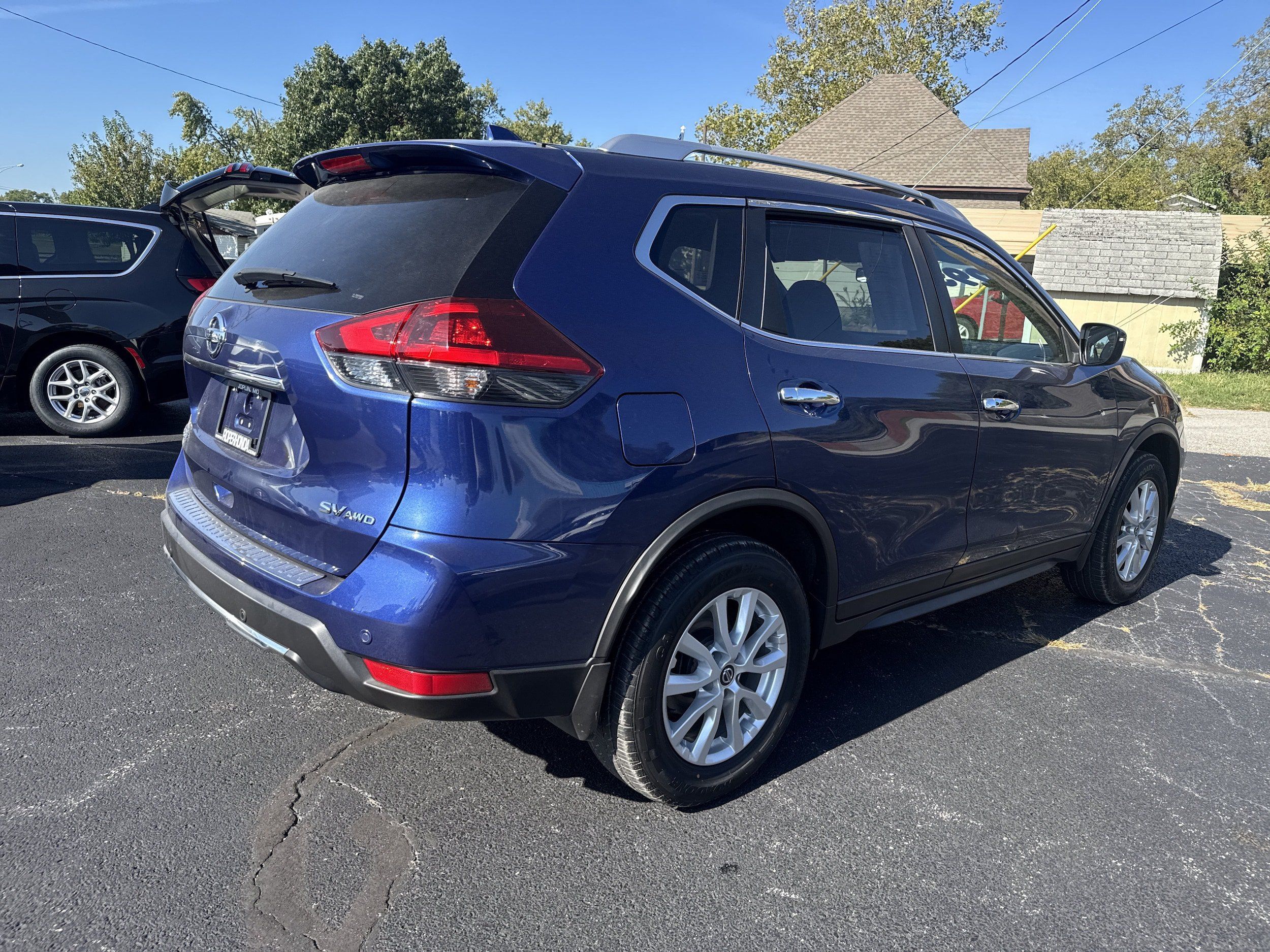 Used 2019 Nissan Rogue SV AWD/4WD image 9