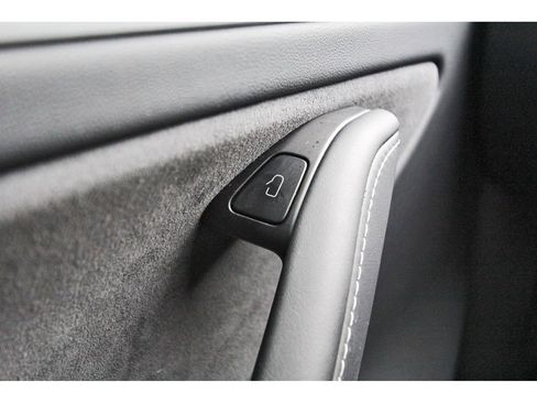 Used 2025 Tesla Model Y Performance AWD/4WD image 19