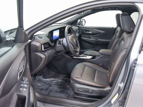 Used 2024 Buick Envista Avenir image 14