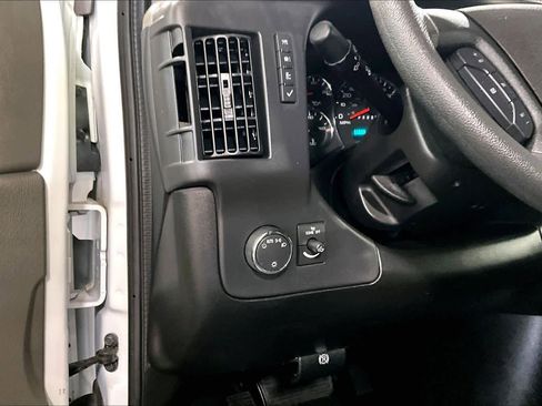Used 2024 GMC Savana 2500 w/ Driver Convenience Package RWD image 27