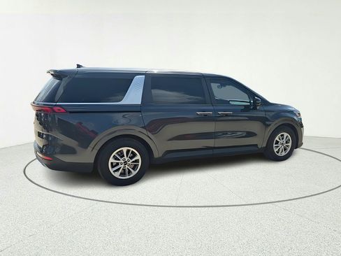 Used 2022 Kia Carnival LX FWD image 7