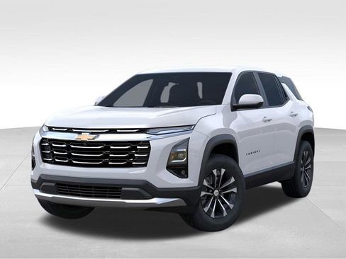 New 2026 Chevrolet Equinox LT w/ Safety and Technology Package FWD image 6