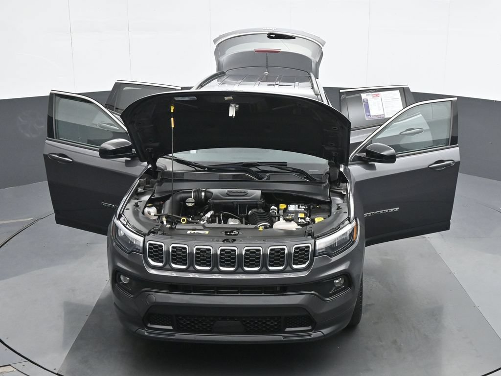 Used 2024 Jeep Compass Latitude AWD/4WD image 34