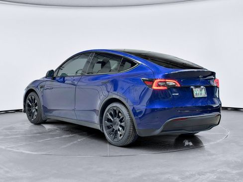 Used 2021 Tesla Model Y Long Range AWD/4WD image 2