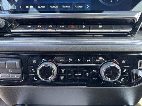 Used 2024 Chevrolet Silverado 1500 High Country w/ High Country Premium Package image 38