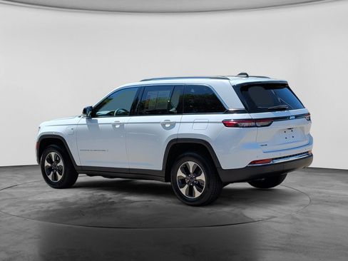 Used 2023 Jeep Grand Cherokee 4WD 4xe image 5