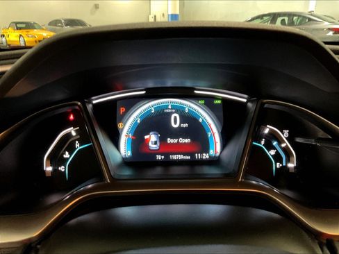 Used 2017 Honda Civic Touring image 12