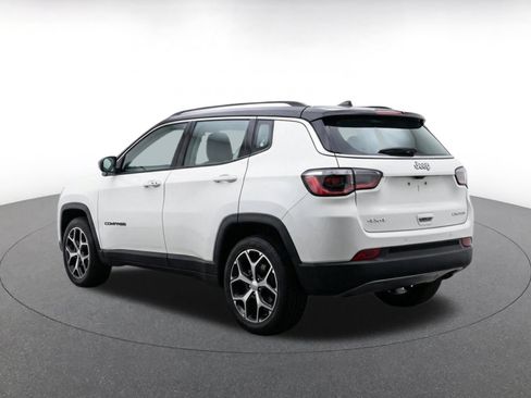 Used 2025 Jeep Compass Limited AWD/4WD image 5