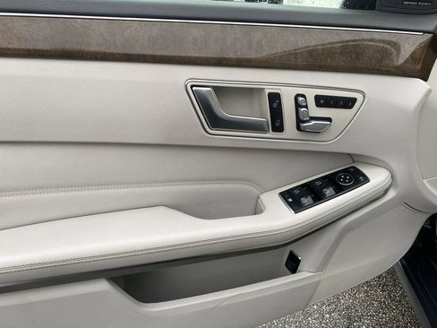 Used 2014 Mercedes-Benz E 350 Luxury image 23