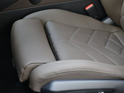 Used 2026 BMW 530i w/ Premium Package image 24