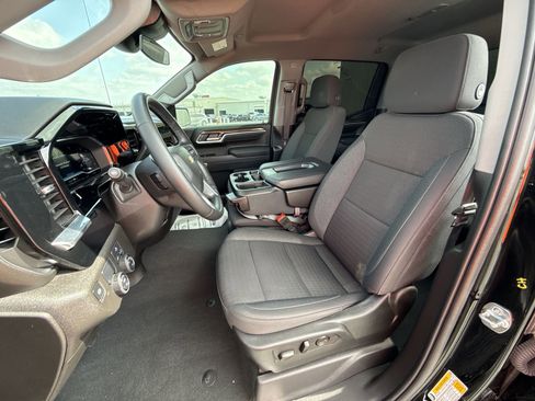 Used 2025 Chevrolet Silverado 1500 LT RWD image 13