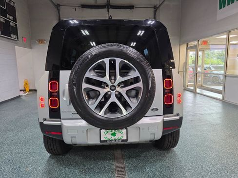 Used 2020 Land Rover Defender 110 HSE AWD/4WD image 8