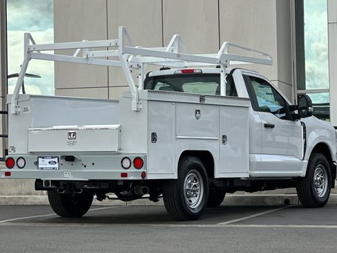 New 2026 Ford F250 XL w/ XL Chrome Package image 3