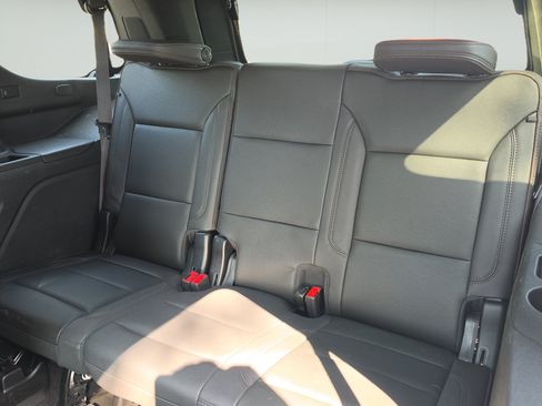 Used 2023 Chevrolet Tahoe High Country AWD/4WD image 22