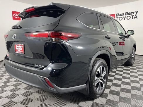 Used 2025 Toyota Highlander XLE image 25