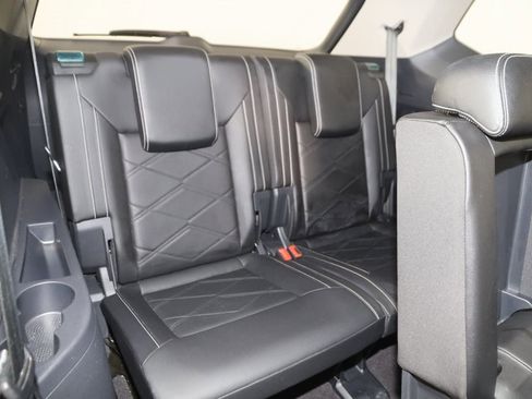 Used 2024 Volkswagen Atlas SE image 13