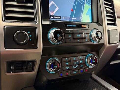Used 2019 Ford F450 Platinum w/ Platinum Ultimate Package image 22