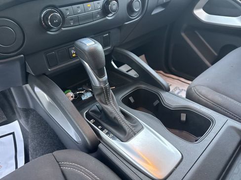 Used 2022 Nissan Frontier SV w/ Technology Package image 19