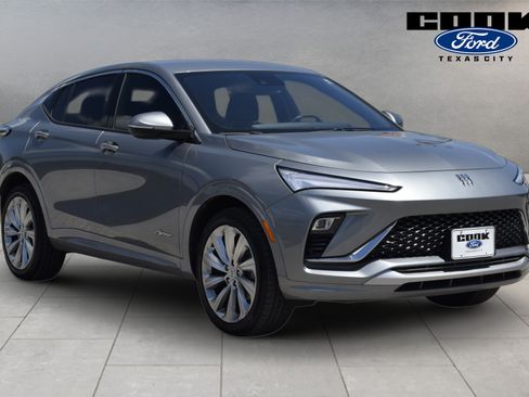 Used 2025 Buick Envista Avenir FWD image 2